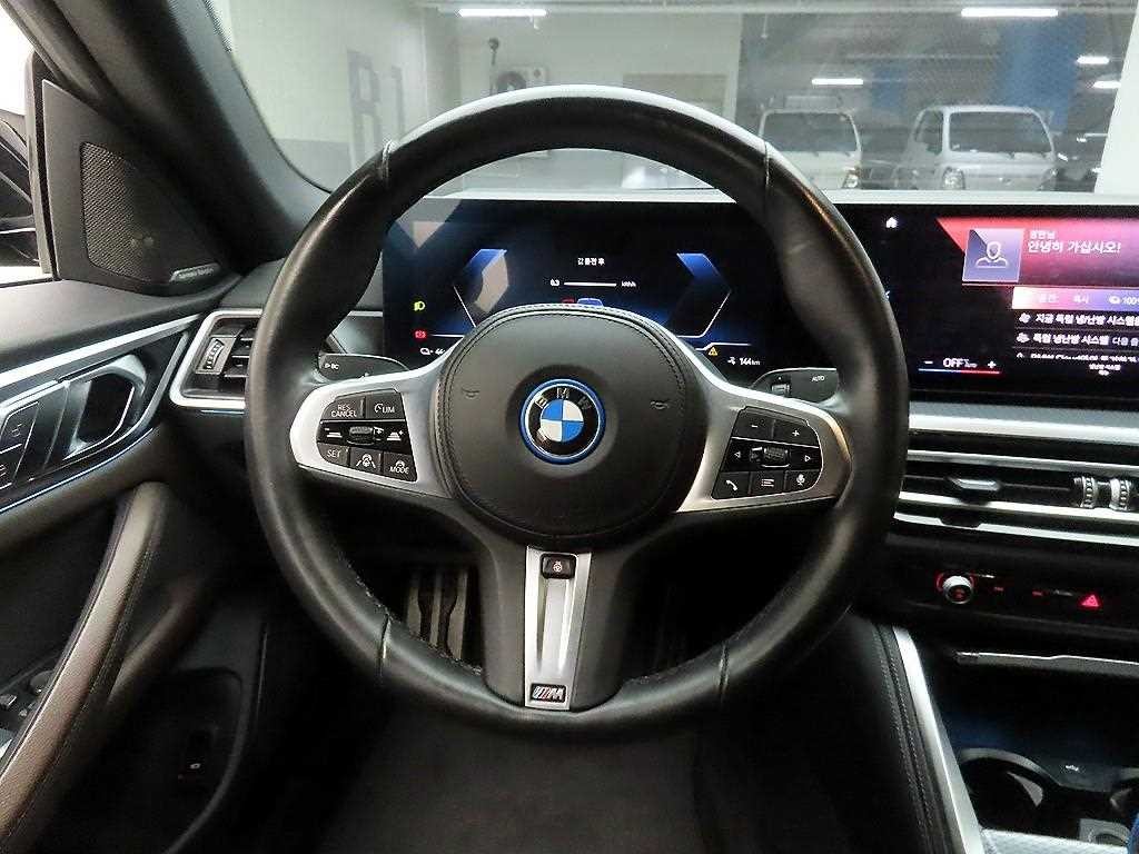 BMW i4 eDrive 40 M 스포츠 프로 이미지 7