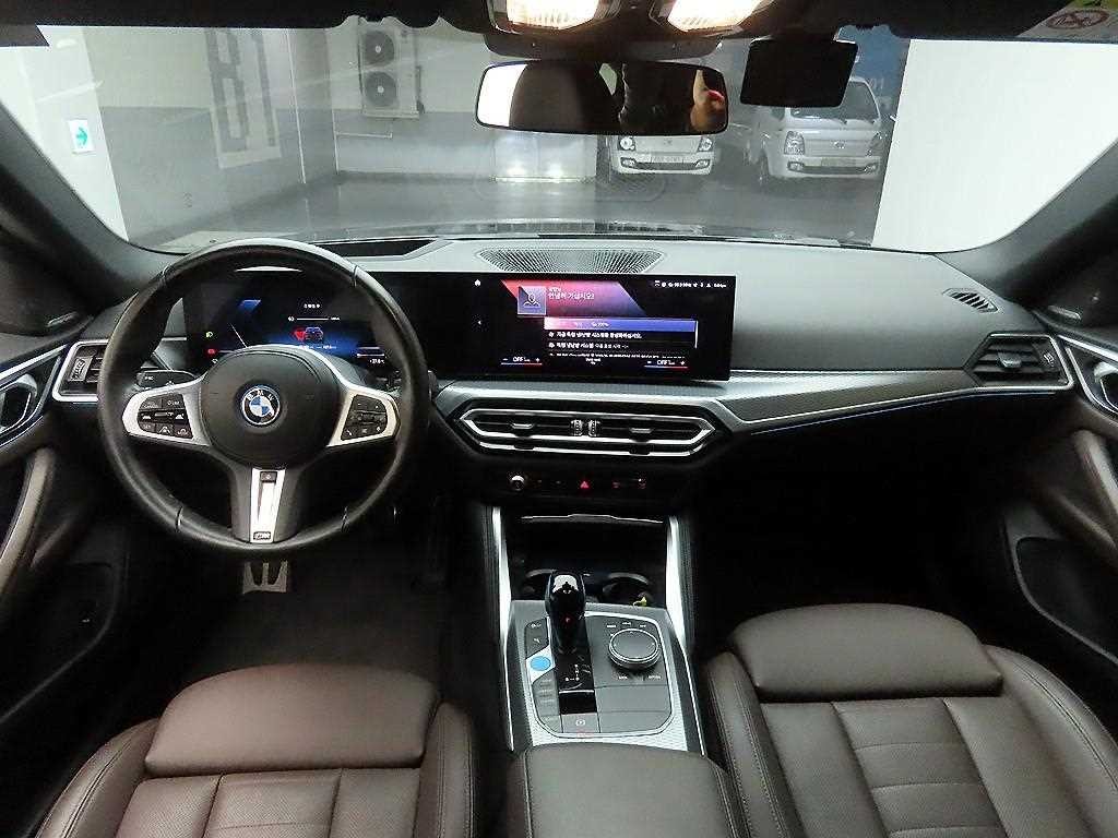 BMW i4 eDrive 40 M 스포츠 프로 이미지 8