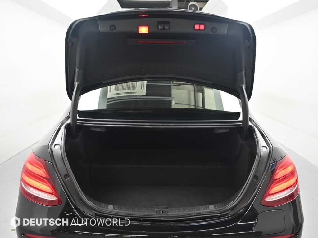 벤츠 E 클래스 E-클래스 W213 E300e 익스클루시브 이미지 19