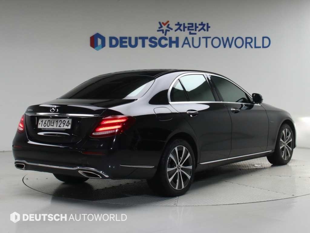 벤츠 E 클래스 E-클래스 W213 E300e 익스클루시브 이미지 2