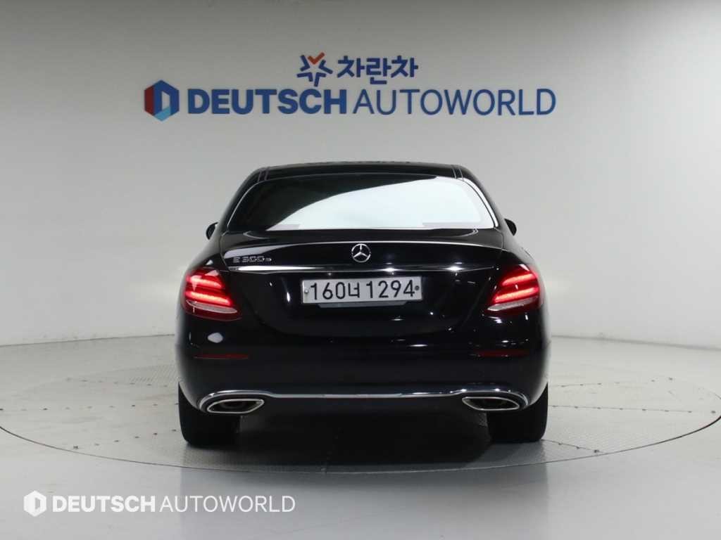 벤츠 E 클래스 E-클래스 W213 E300e 익스클루시브 이미지 4