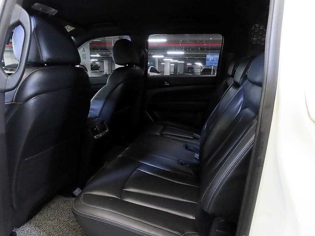 KG모빌리티(쌍용) 렉스턴 렉스턴 스포츠 칸 디젤 2.2 4WD 5링크 다이나믹 에디션 이미지 7