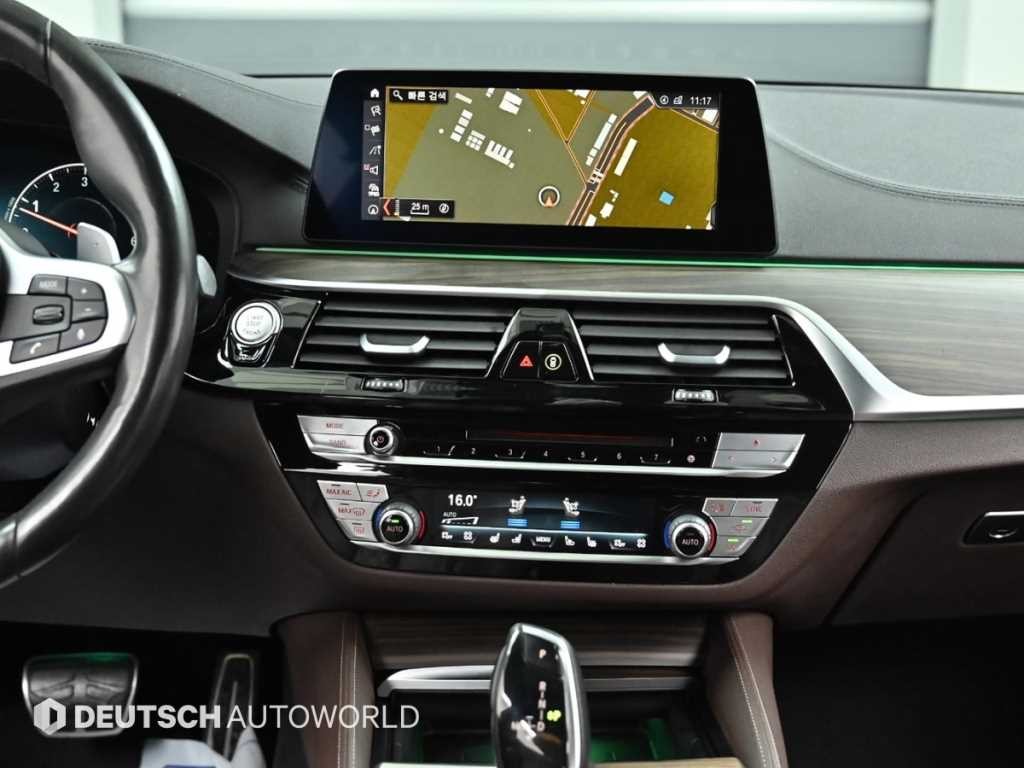 BMW 5시리즈 5시리즈 (G30) 530i M 스포츠 플러스 이미지 14