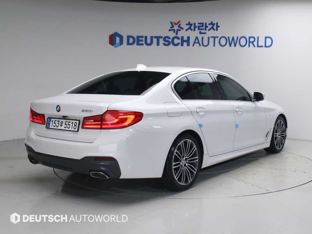 BMW 5시리즈 5시리즈 (G30) 530i M 스포츠 플러스 이미지 2