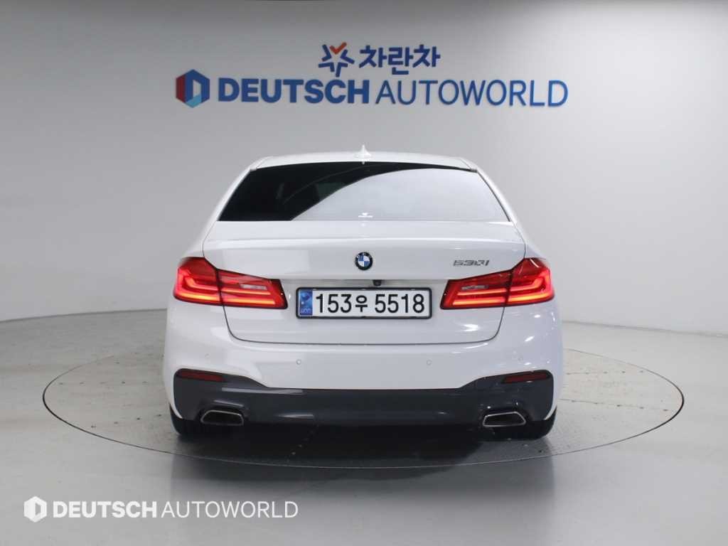 BMW 5시리즈 5시리즈 (G30) 530i M 스포츠 플러스 이미지 4
