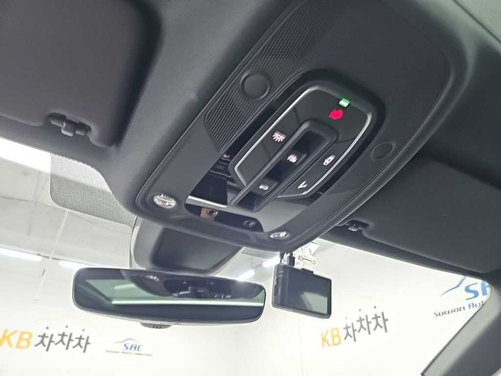 아우디 A5 A5 (F5) 45 TFSI 콰트로 프리미엄 스포트백 이미지 17