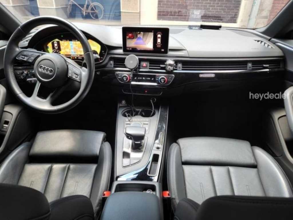 아우디 A5 A5 (F5) 45 TFSI 콰트로 프리미엄 스포트백 이미지 4