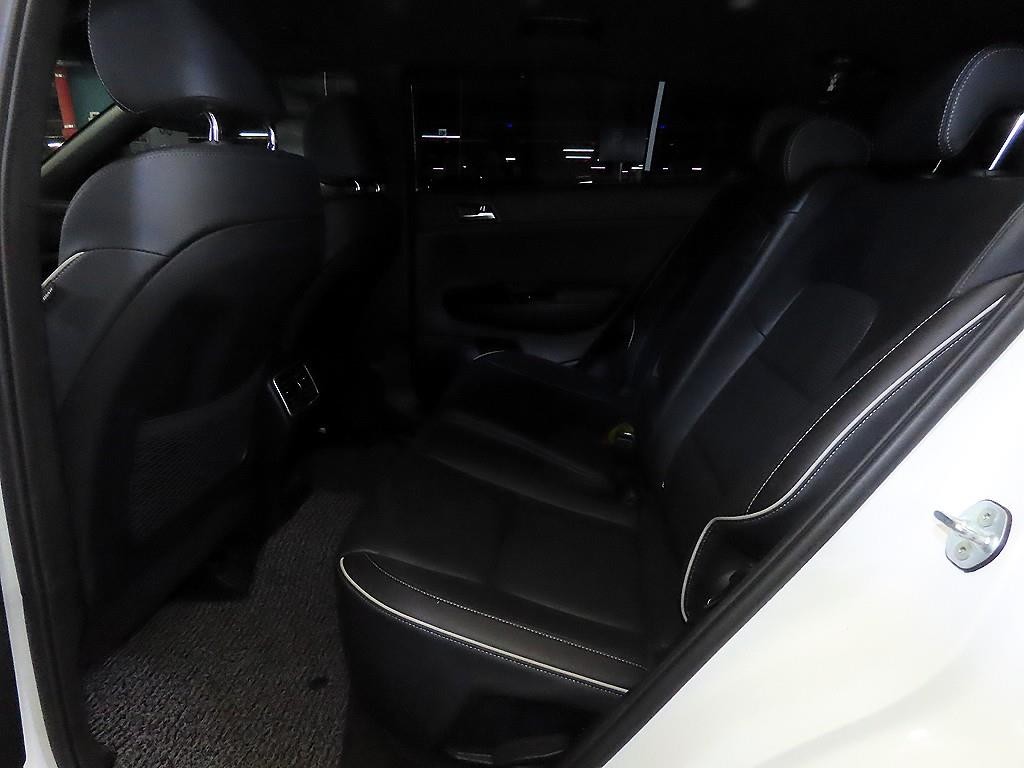 기아 스포티지 스포티지 더 볼드 2.0 가솔린 2WD 시그니처 그래비티 이미지 7