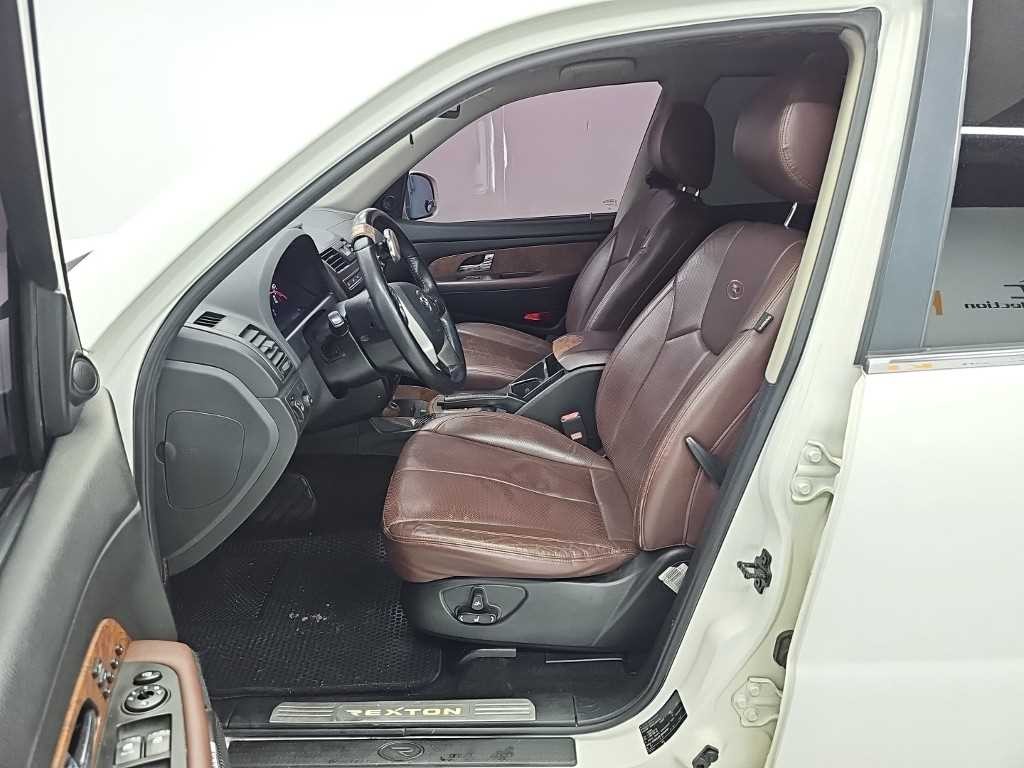 KG모빌리티(쌍용) 렉스턴 렉스턴W 2.2 4WD 노블레스 이미지 11