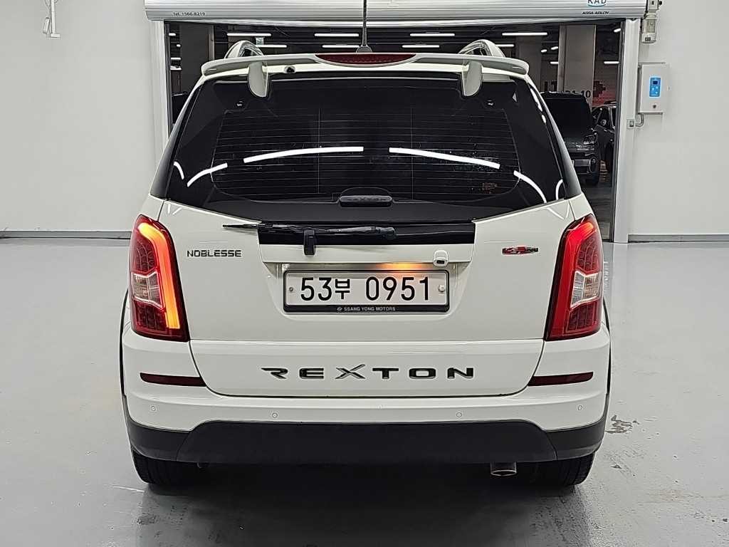 KG모빌리티(쌍용) 렉스턴 렉스턴W 2.2 4WD 노블레스 이미지 3