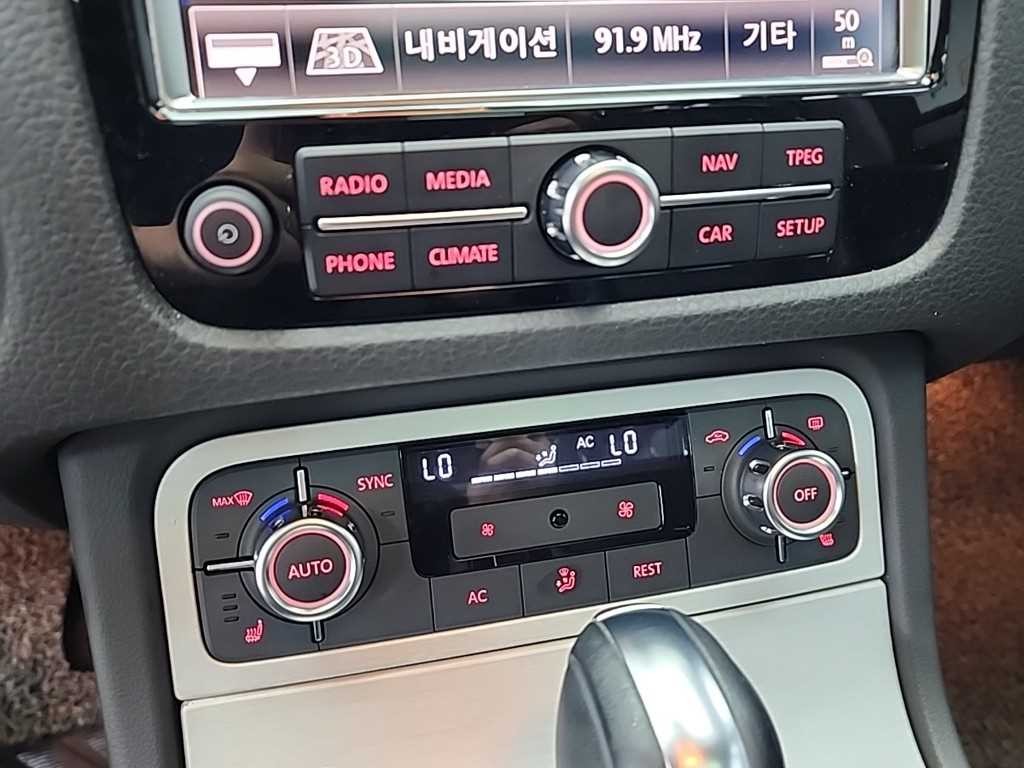 폭스바겐 투아렉 뉴 투아렉 V6 3.0 TDI 블루모션 이미지 10