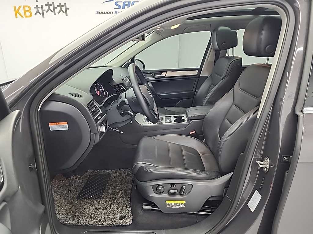 폭스바겐 투아렉 뉴 투아렉 V6 3.0 TDI 블루모션 이미지 11