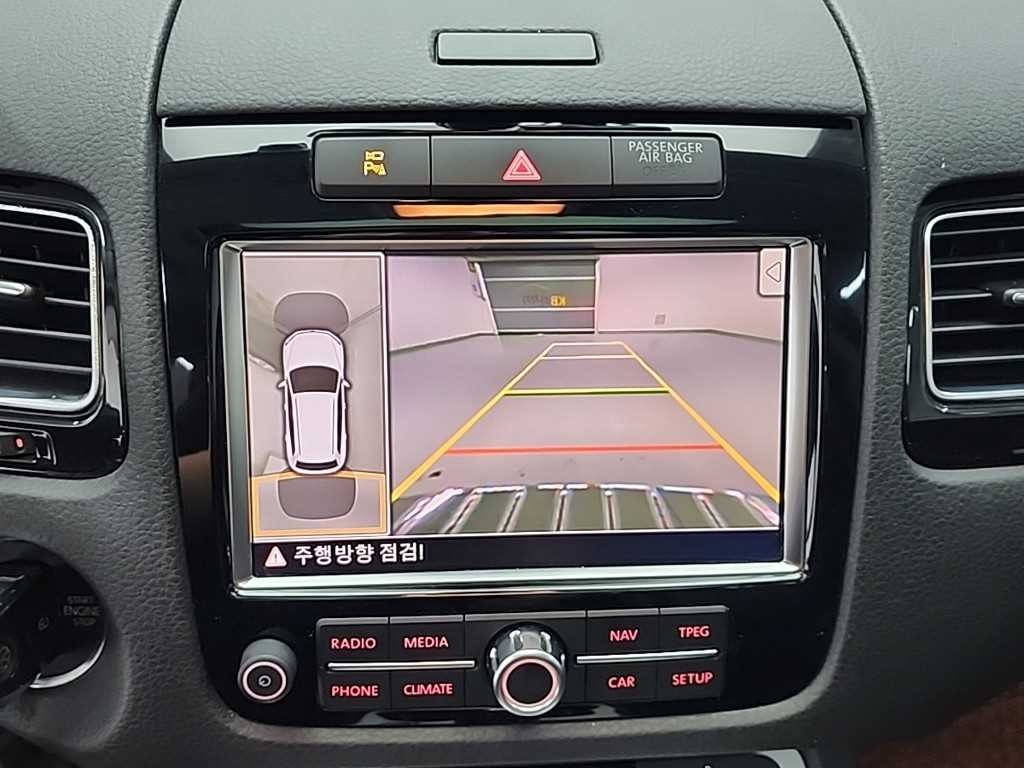 폭스바겐 투아렉 뉴 투아렉 V6 3.0 TDI 블루모션 이미지 17