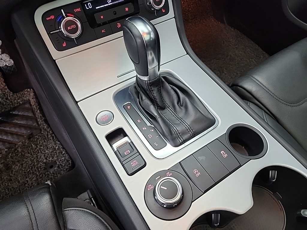 폭스바겐 투아렉 뉴 투아렉 V6 3.0 TDI 블루모션 이미지 8