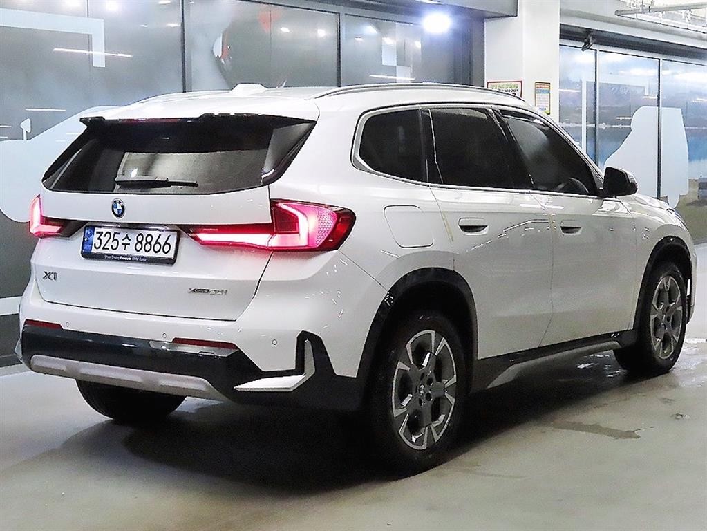 BMW X1 X1 (U11) xDrive 20i xLine 이미지 4
