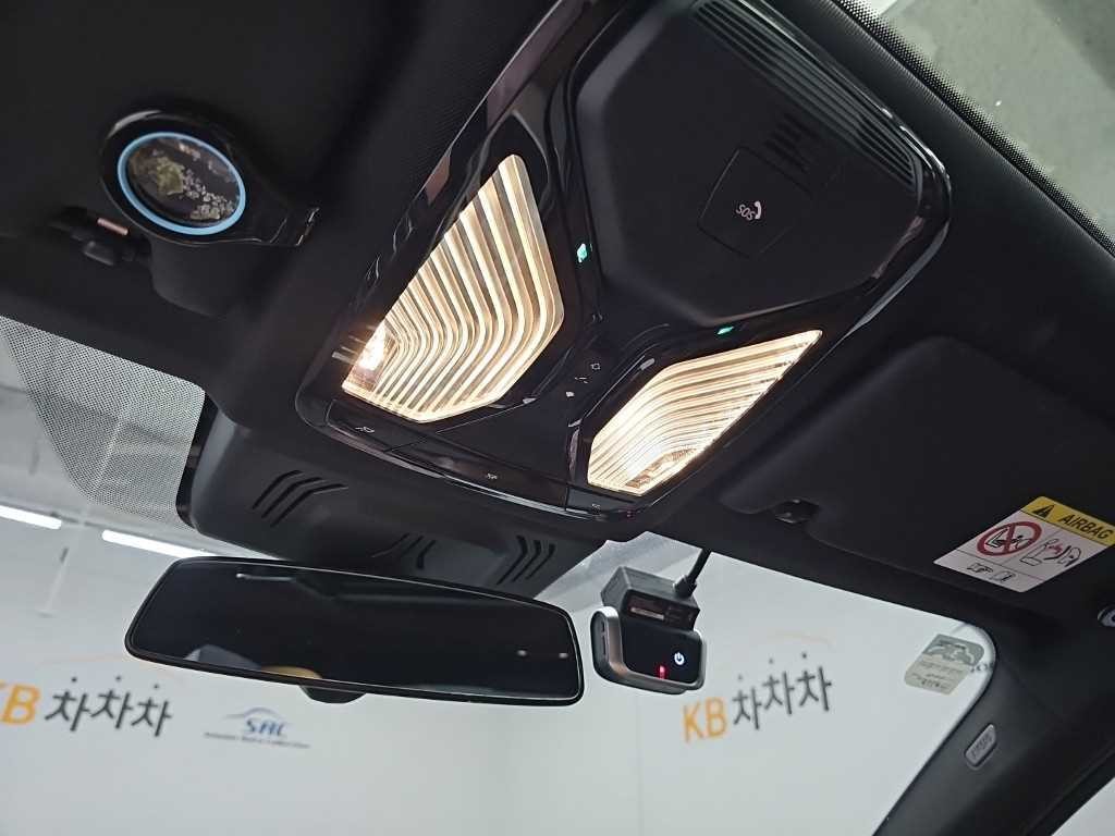 BMW 3시리즈 3시리즈 (G20) 320i M 스포츠 이미지 16