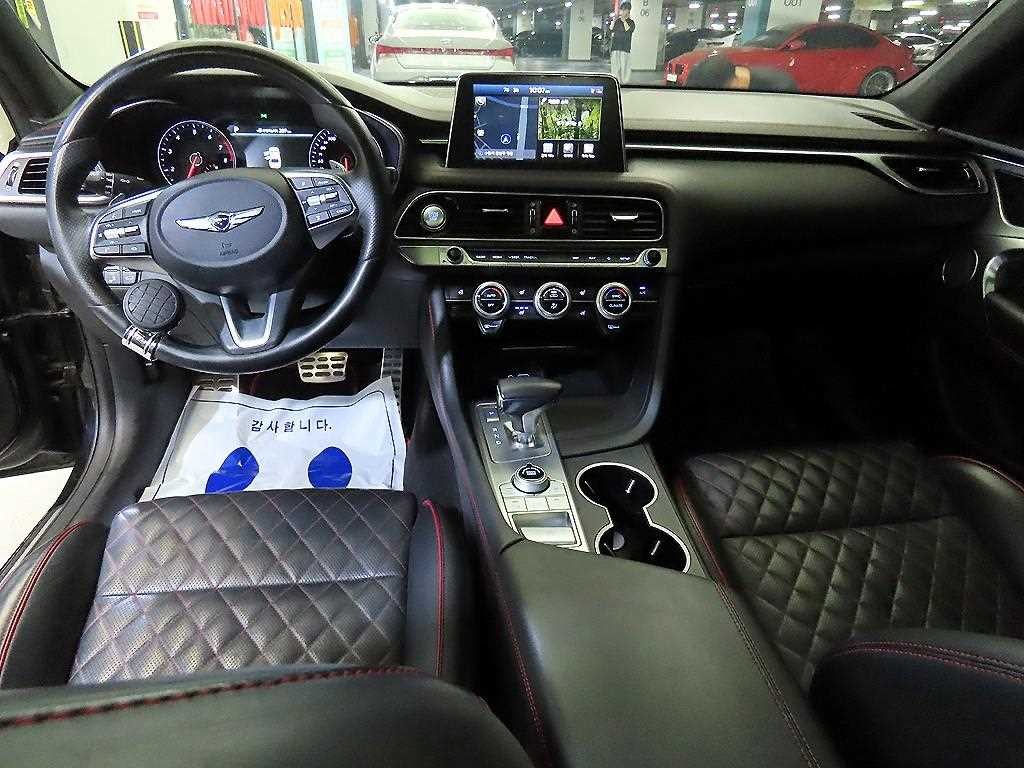 제네시스 G70 2.0T AWD 스포츠 패키지 이미지 10