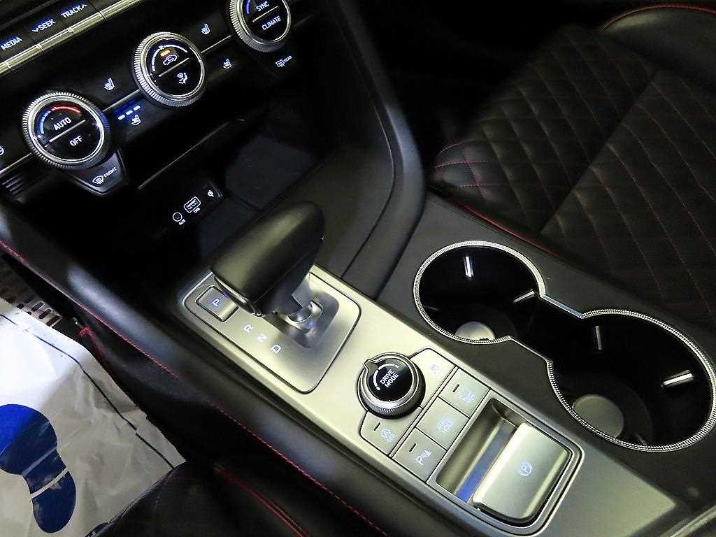제네시스 G70 2.0T AWD 스포츠 패키지 이미지 12