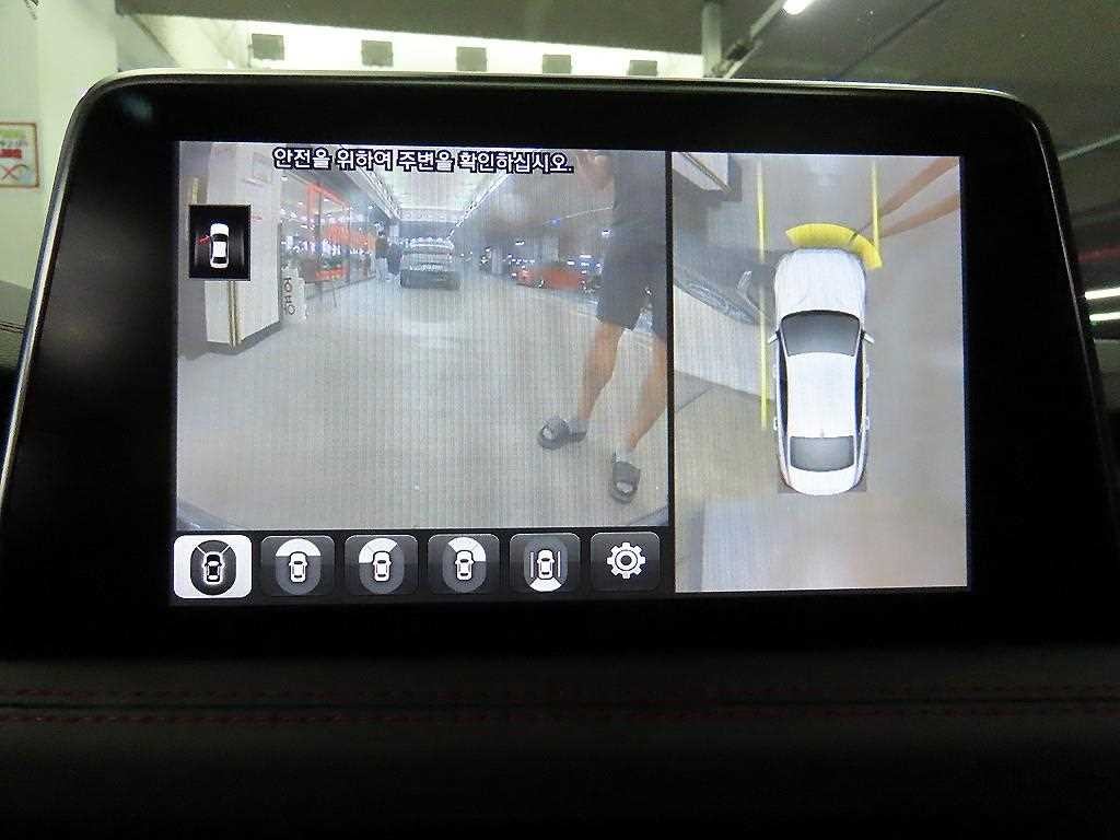제네시스 G70 2.0T AWD 스포츠 패키지 이미지 14
