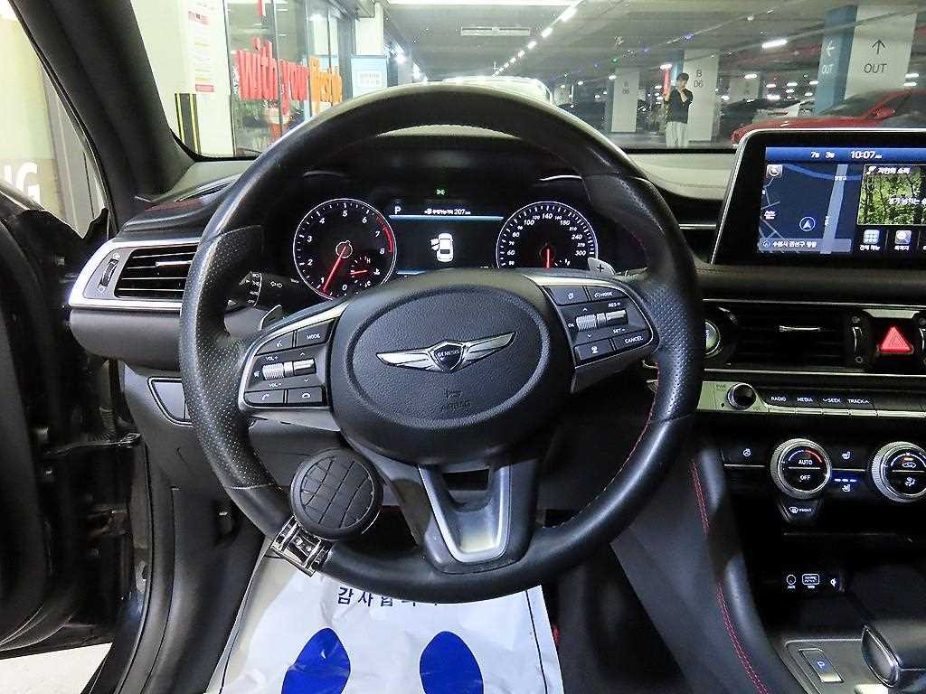 제네시스 G70 2.0T AWD 스포츠 패키지 이미지 8