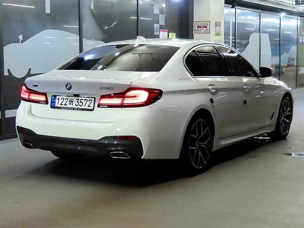 BMW 5시리즈 5시리즈 (G30) 530i xDrive M 스포츠 이미지 4