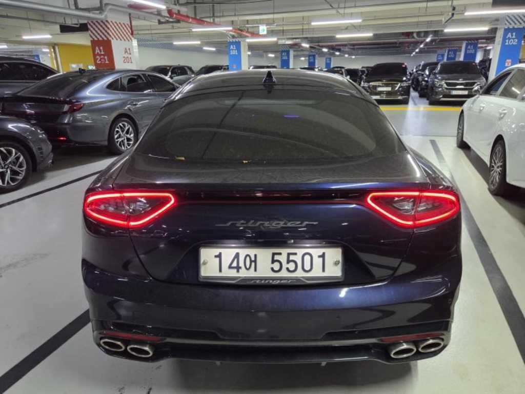 기아 스팅어 디젤 2.2 2WD 플래티넘 이미지 4