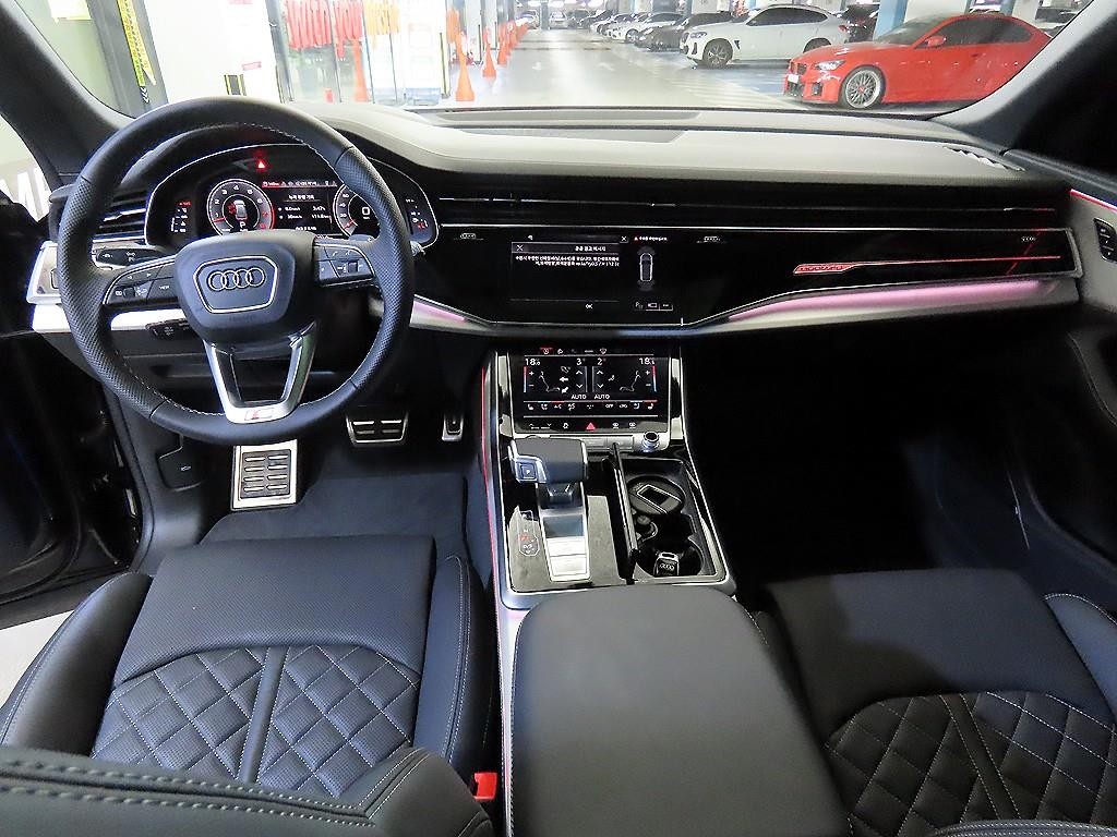 아우디 Q8 55 TFSI 콰트로 프리미엄 이미지 10