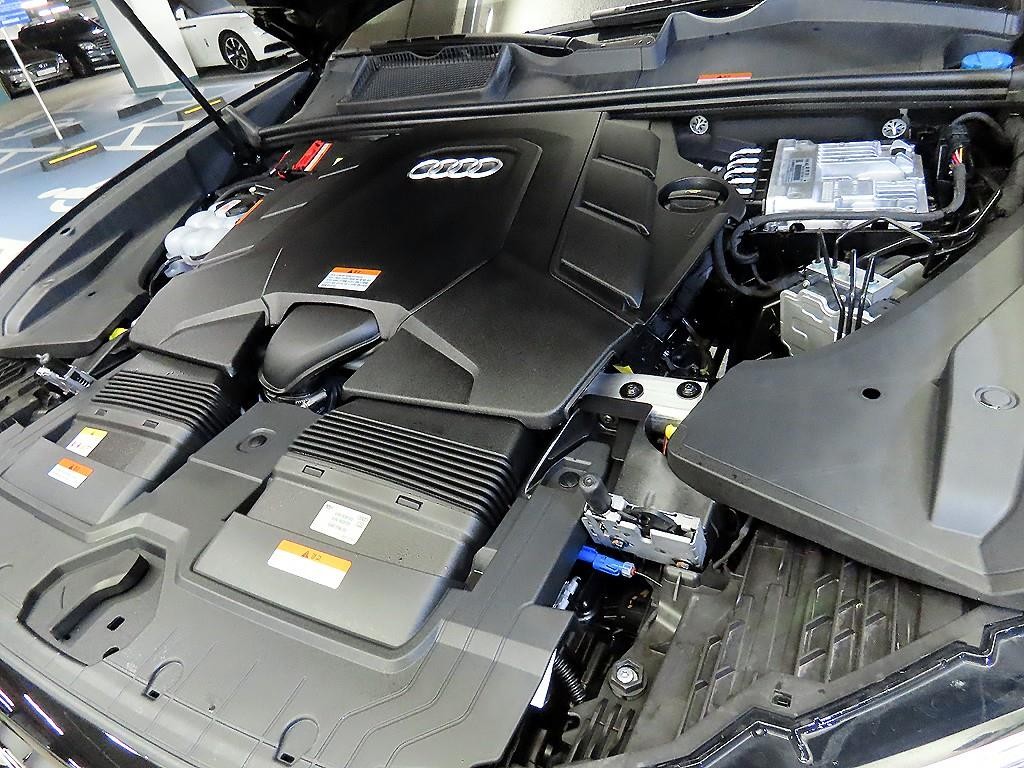 아우디 Q8 55 TFSI 콰트로 프리미엄 이미지 19