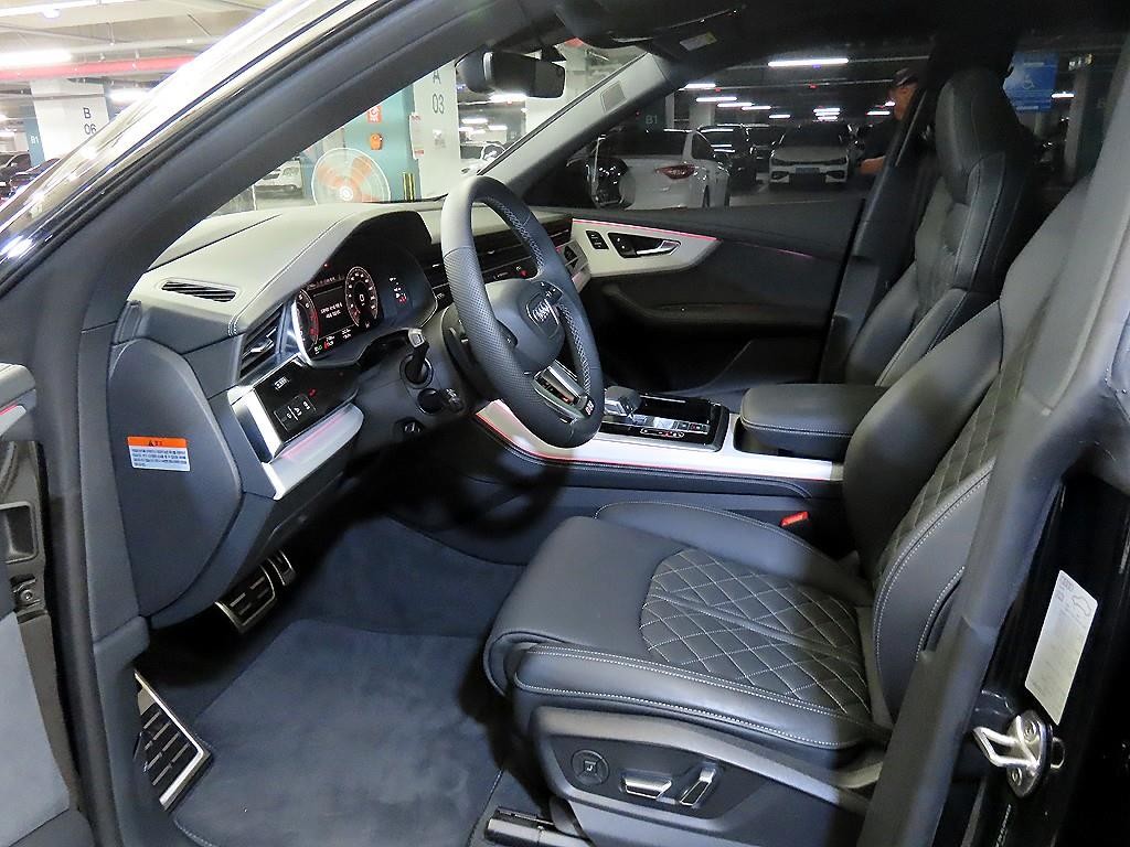 아우디 Q8 55 TFSI 콰트로 프리미엄 이미지 6