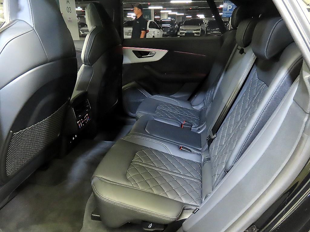 아우디 Q8 55 TFSI 콰트로 프리미엄 이미지 7