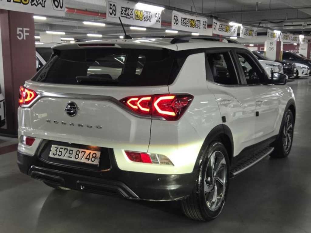 KG모빌리티(쌍용) 코란도 뷰티풀코란도 2WD 디젤 1.6 C7 이미지 6