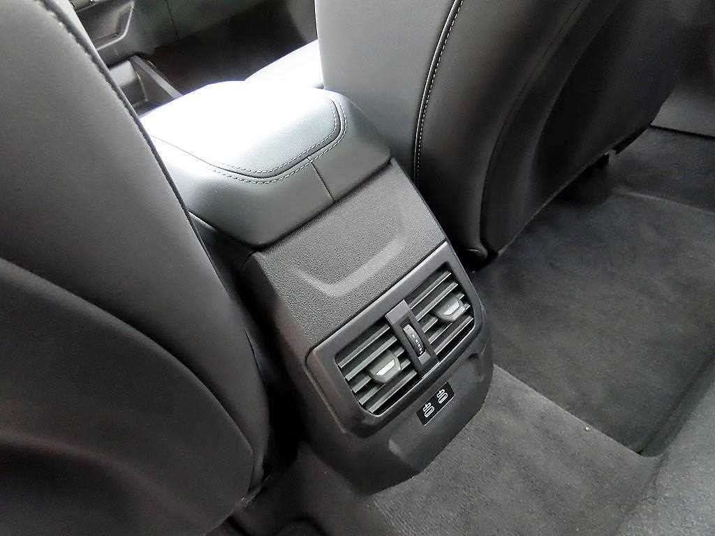 BMW 1시리즈 1시리즈 (F52) 120 이미지 15