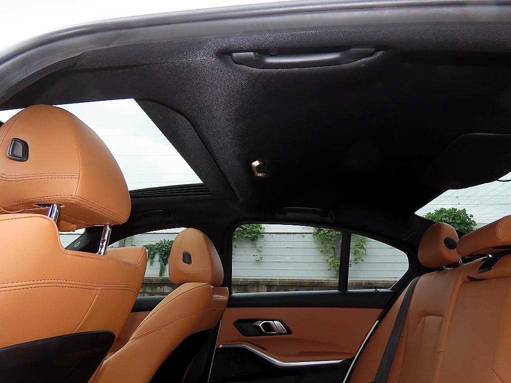 BMW 3시리즈 3시리즈 (G20) 320i M 스포츠 이미지 17