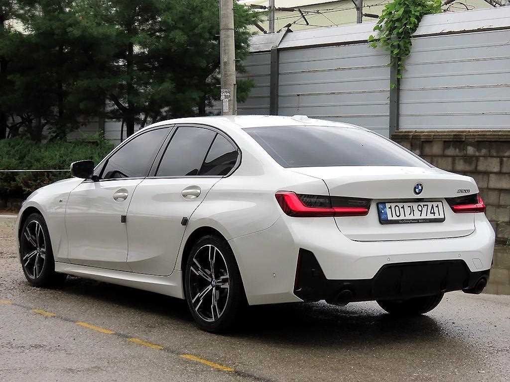 BMW 3시리즈 3시리즈 (G20) 320i M 스포츠 이미지 3