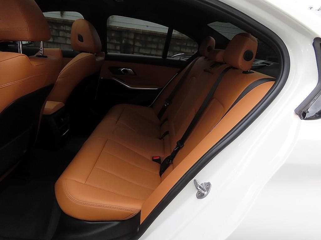 BMW 3시리즈 3시리즈 (G20) 320i M 스포츠 이미지 6