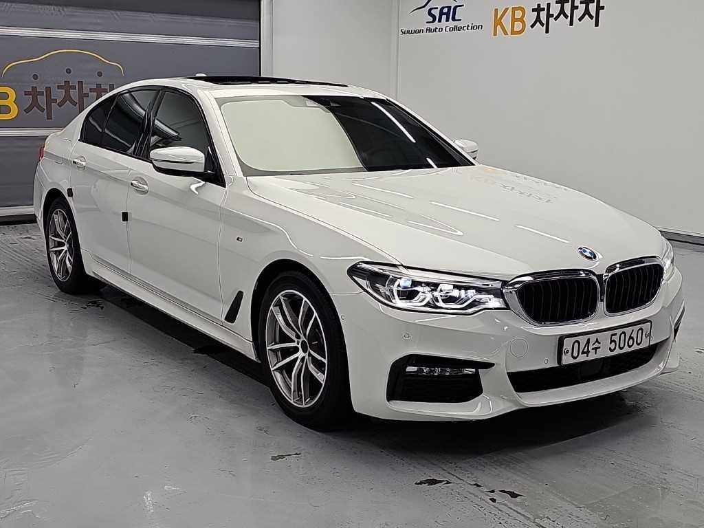 BMW 5시리즈 5시리즈 (G30) 520d M 스포츠 플러스 이미지 4