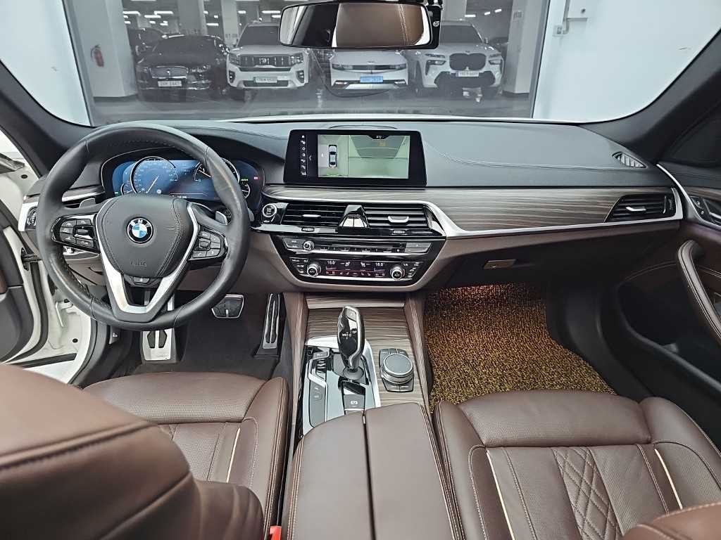 BMW 5시리즈 5시리즈 (G30) 520d M 스포츠 플러스 이미지 7