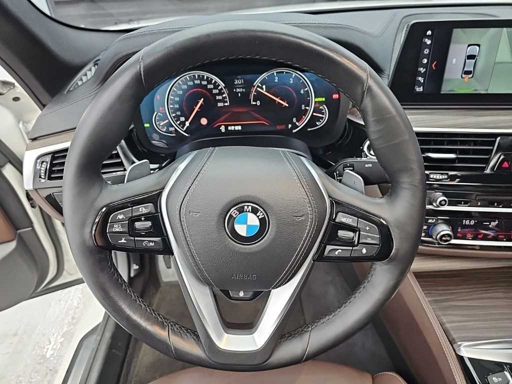 BMW 5시리즈 5시리즈 (G30) 520d M 스포츠 플러스 이미지 9