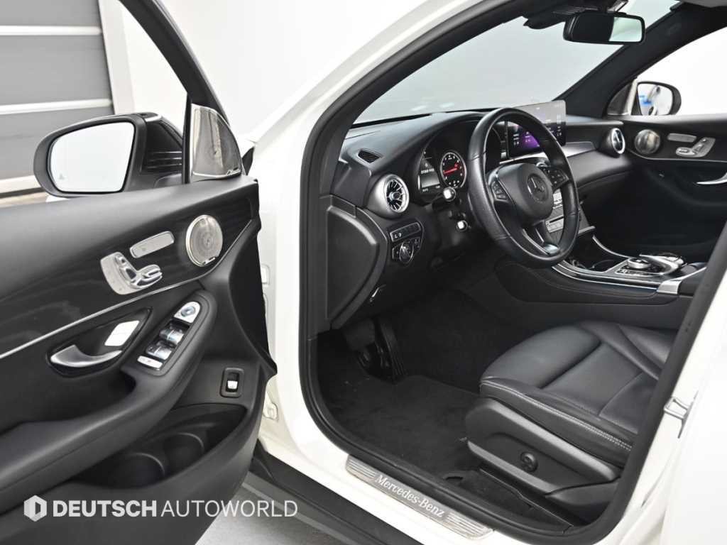 벤츠 GLC 클래스 GLC클래스 X253 GLC 300 4MATIC 쿠페 이미지 11