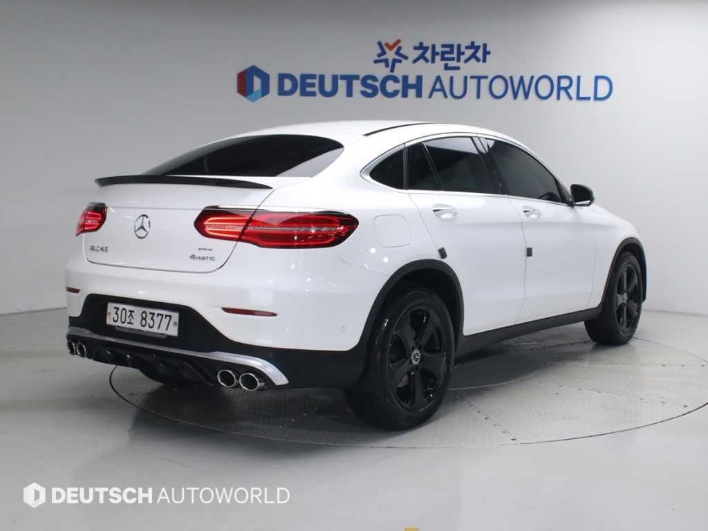 벤츠 GLC 클래스 GLC클래스 X253 GLC 300 4MATIC 쿠페 이미지 3