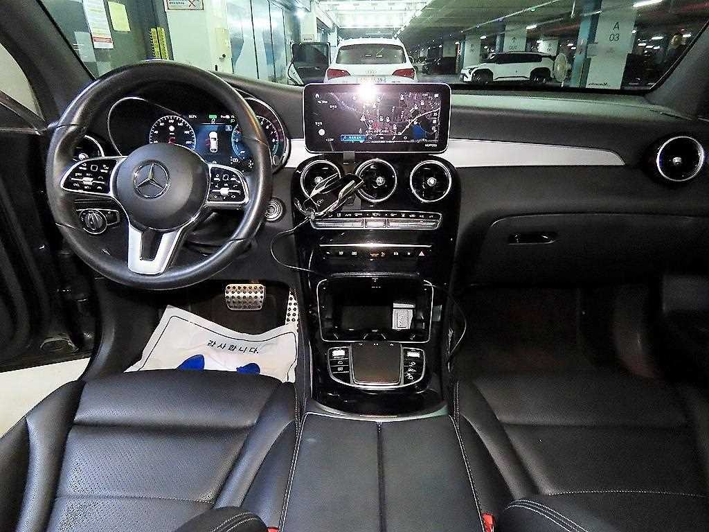 벤츠 GLC 클래스 GLC클래스 X253 GLC 300 e 4MATIC 쿠페 이미지 10