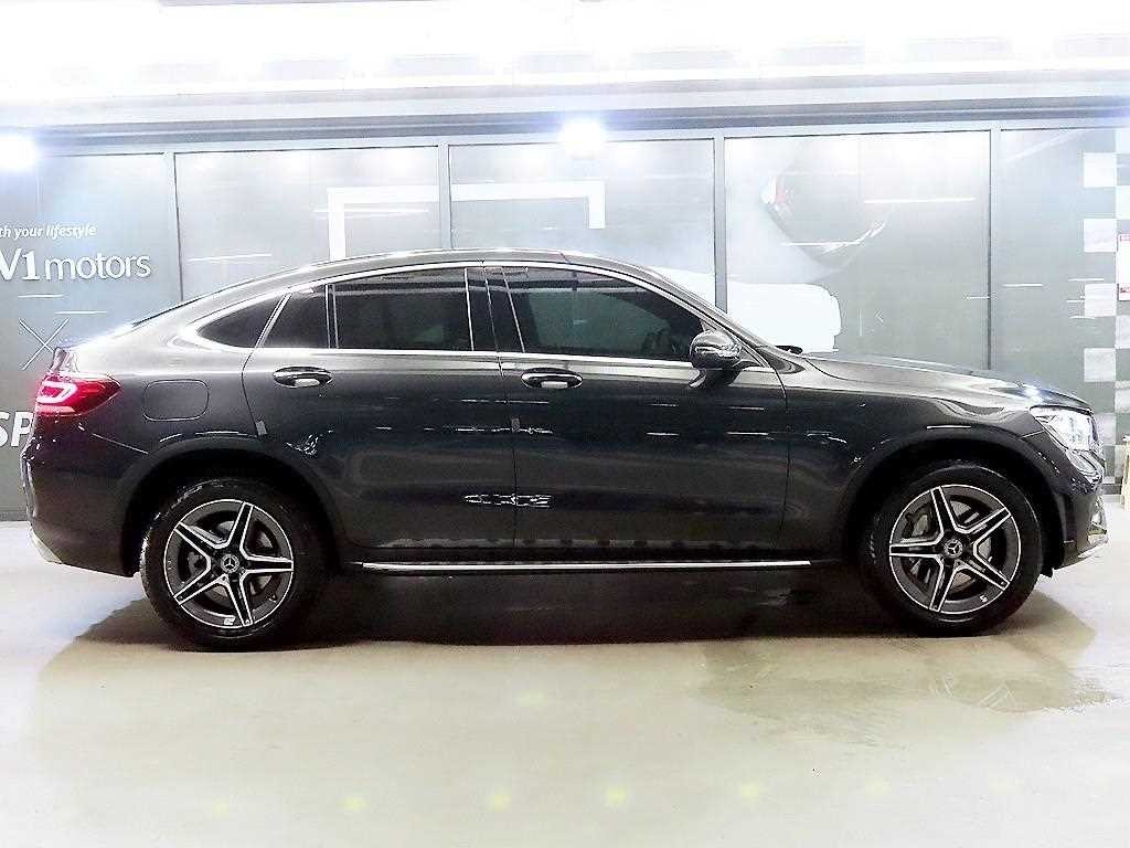 벤츠 GLC 클래스 GLC클래스 X253 GLC 300 e 4MATIC 쿠페 이미지 3
