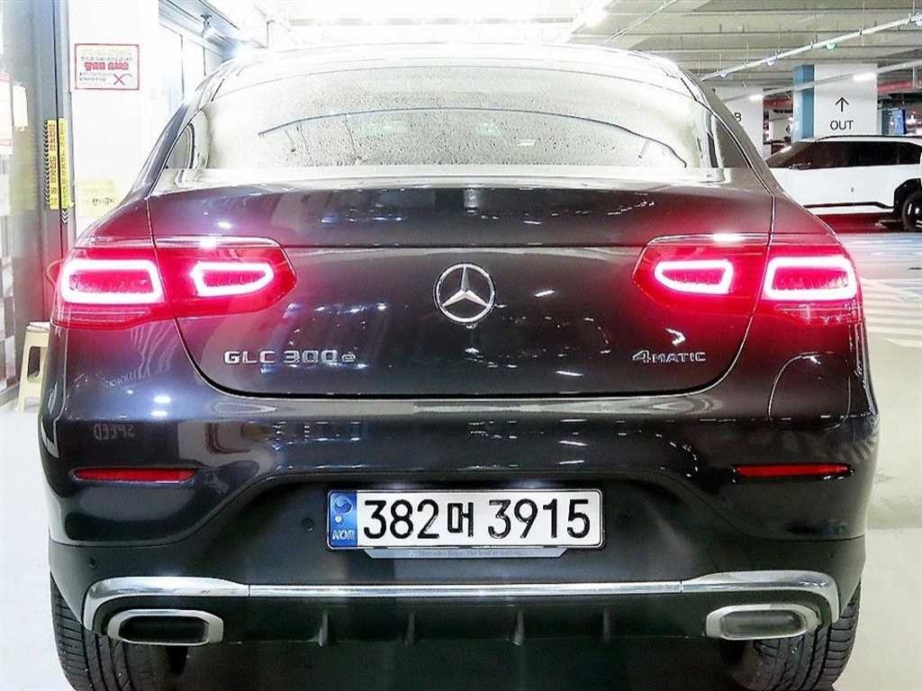 벤츠 GLC 클래스 GLC클래스 X253 GLC 300 e 4MATIC 쿠페 이미지 5