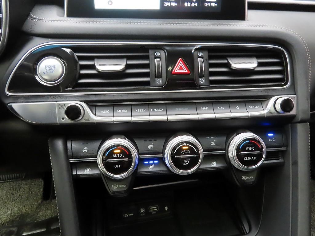 제네시스 G70 2.0T AWD 엘리트 이미지 9