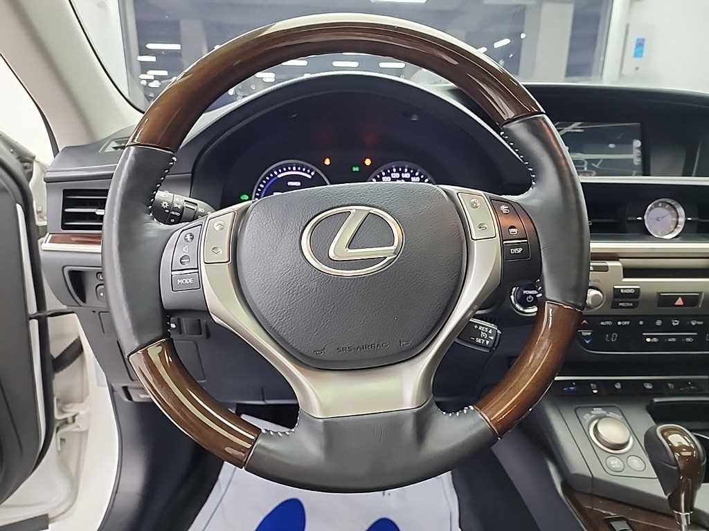 렉서스 ES 뉴ES300h 슈프림 이미지 9