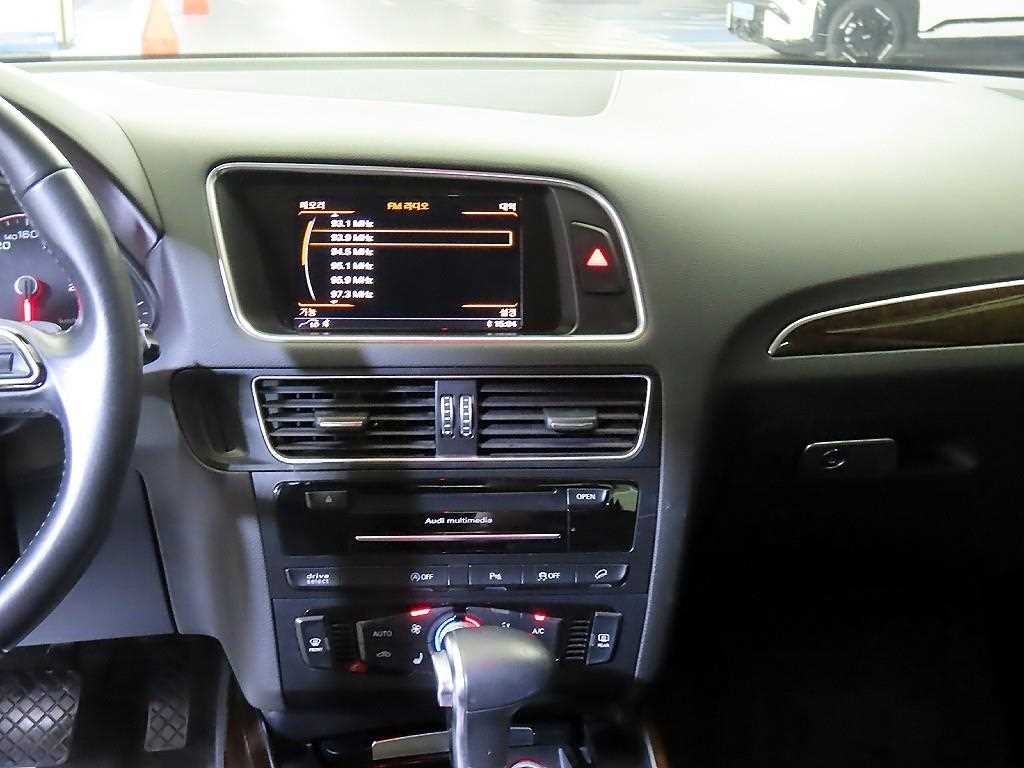 아우디 Q5 35 TDI 콰트로 다이나믹 이미지 11