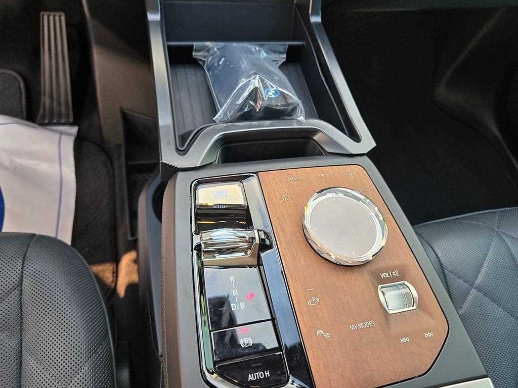 BMW iX xDrive 50 스포츠 플러스 이미지 11