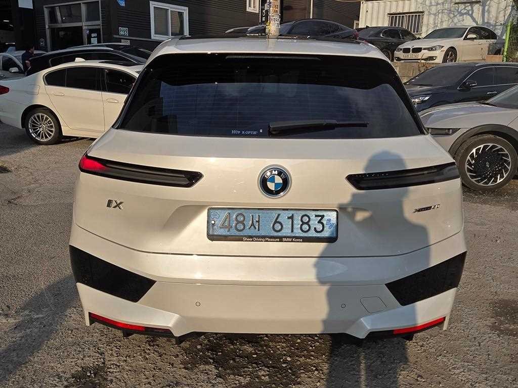 BMW iX xDrive 50 스포츠 플러스 이미지 4