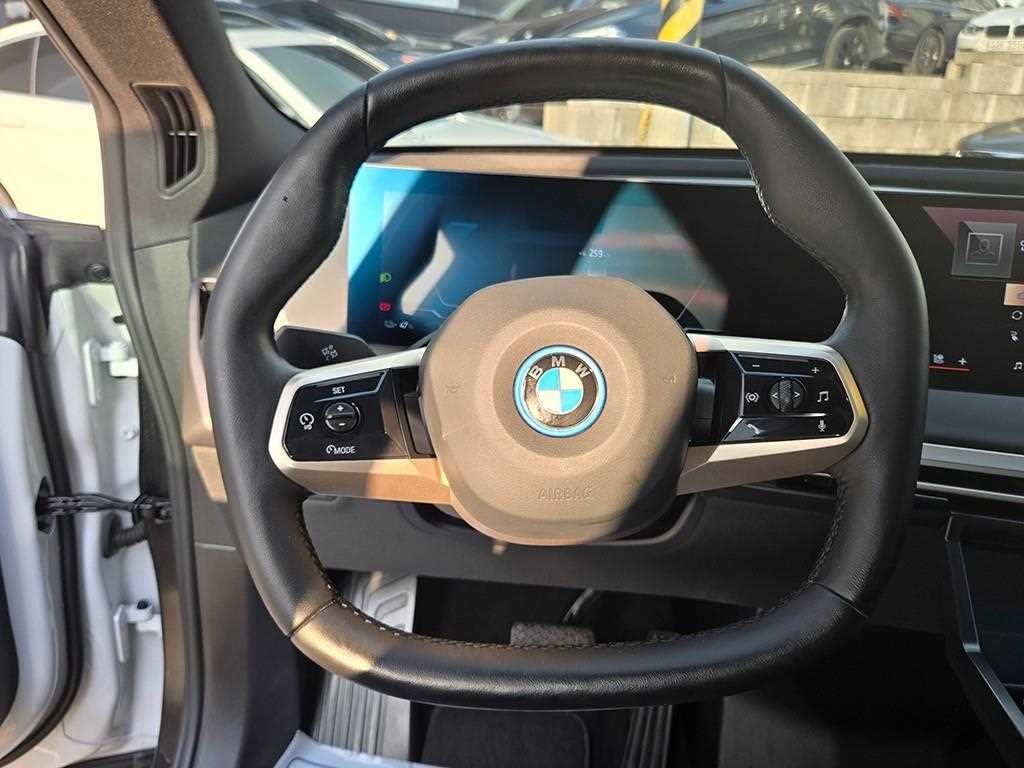 BMW iX xDrive 50 스포츠 플러스 이미지 7