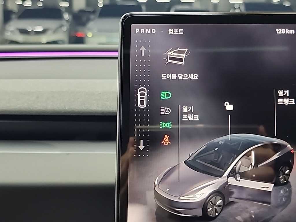 테슬라 모델 3 RWD 이미지 8